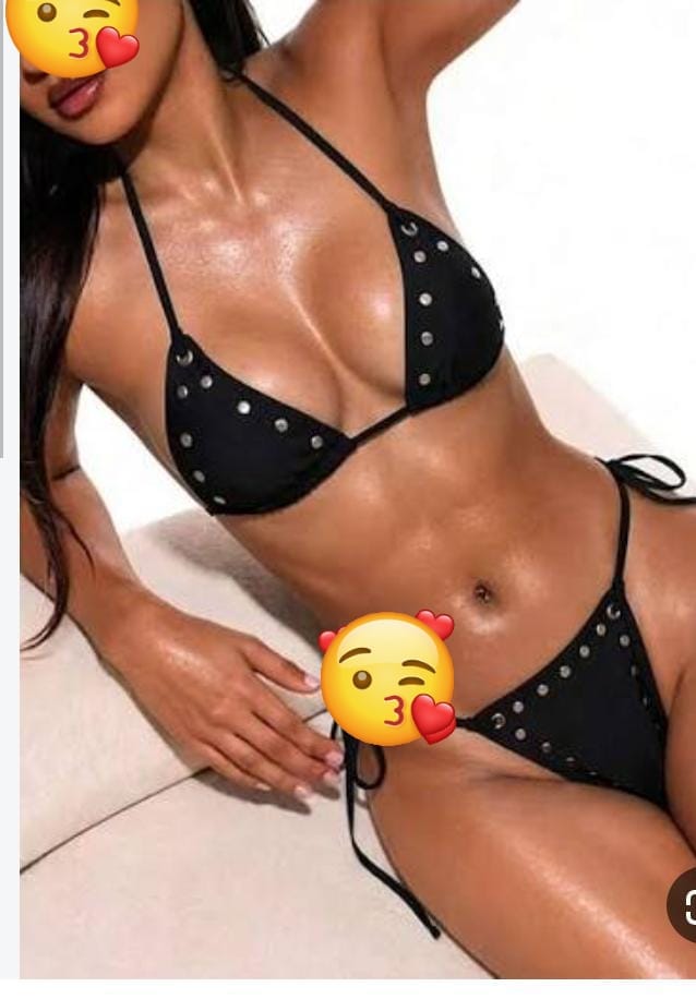 בת ים מארחת סקסית מקצוענית