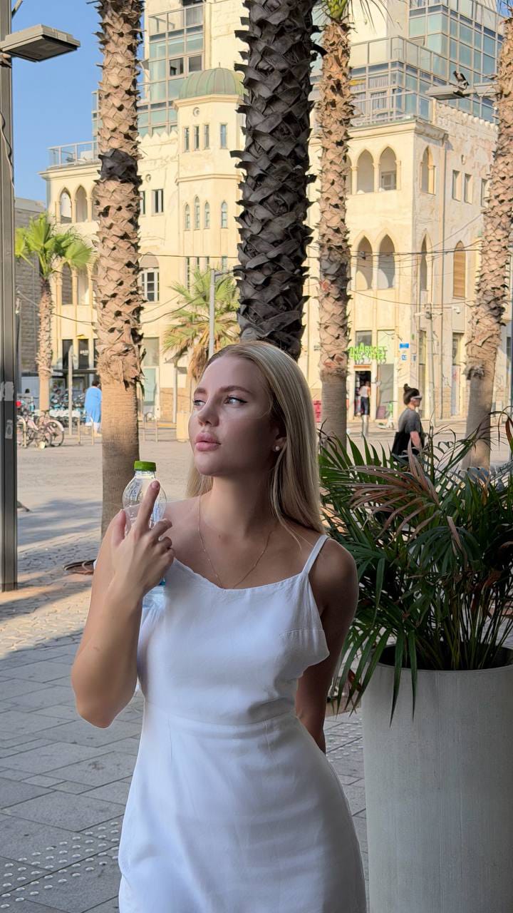 תיירת מאוקראינה 22 סקסית – בתל אביב